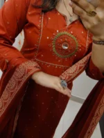 Women Cotton Blend Kurti Pant Dupatta Set - Image 4