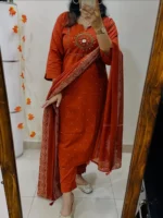 Women Cotton Blend Kurti Pant Dupatta Set - Image 3